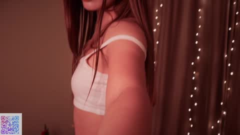 Snapshot of endlessmia chatting on 01-01-25, 02:30 Mia online show from 01-01-25, 02:30