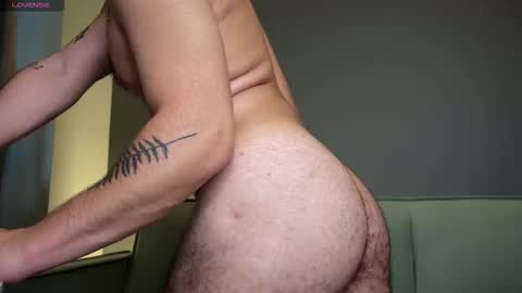 Snapshot of enen_glo chatting on 10-13-25, 12:49 Enen online show from 10-13-25, 12:49