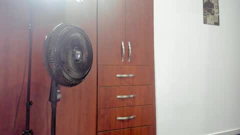 Gio online show from 04-12-26, 02:38