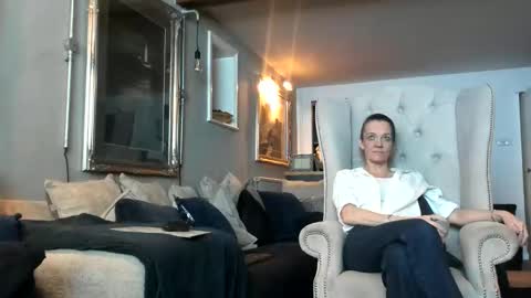 englishcouple81 online show from 03-08-26, 05:00