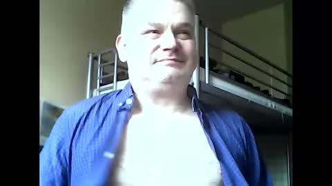 Snapshot of englishguysurrey chatting on 01-24-25, 11:59 englishguysurrey online show from 01-24-25, 11:59