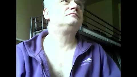 Snapshot of englishguysurrey chatting on 03-12-25, 09:44 englishguysurrey online show from 03-12-25, 09:44
