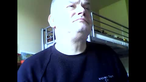 Snapshot of englishguysurrey chatting on 09-24-25, 09:45 englishguysurrey online show from 09-24-25, 09:45