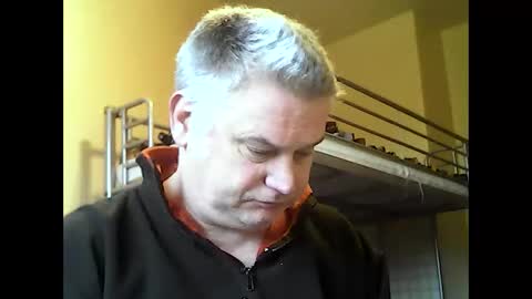 englishguysurrey online show from 12-17-25, 09:48