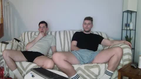 Snapshot of englishladxxx chatting on 02-20-25, 09:42 Englishladxxx online show from 02-20-25, 09:42