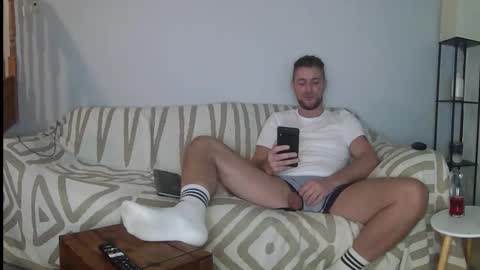 Snapshot of englishladxxx chatting on 10-17-25, 10:01 Englishladxxx online show from 10-17-25, 10:01