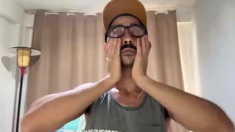 Snapshot of enjoythetrip chatting on 12-12-24, 12:55 Luke online show from 12-12-24, 12:55