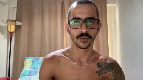 Snapshot of enjoythetrip chatting on 12-12-24, 03:59 Luke online show from 12-12-24, 03:59