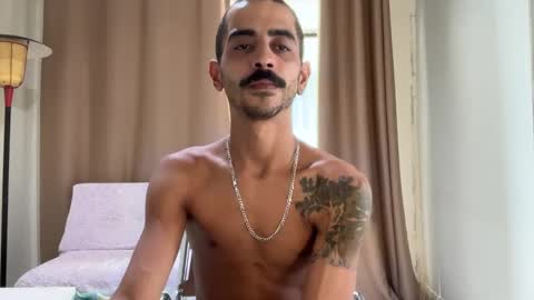 Snapshot of enjoythetrip chatting on 02-06-25, 05:30 Luke online show from 02-06-25, 05:30