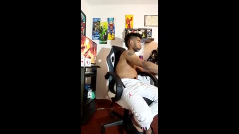 enriblack92 online show from 04-12-26, 12:37