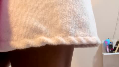 Angela online show from 02-08-25, 11:33