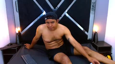 Snapshot of enzo_ferrer chatting on 05-26-26, 02:13 Enzo online show from 05-26-26, 02:13