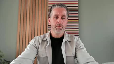 Snapshot of enzoenzo7 chatting on 04-15-26, 10:00 Enzos Massive Cock online show from 04-15-26, 10:00