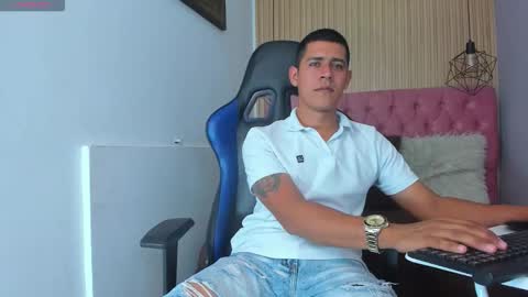 Snapshot of enzorodriguess chatting on 04-13-26, 02:55 EnzoRodriguez online show from 04-13-26, 02:55