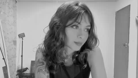 Leyla online show from 06-18-26, 01:28
