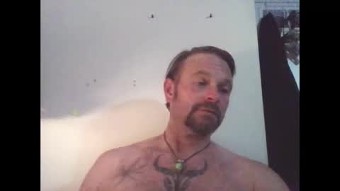 Snapshot of epictriggz chatting on 03-31-26, 08:26 slutcouple online show from 03-31-26, 08:26