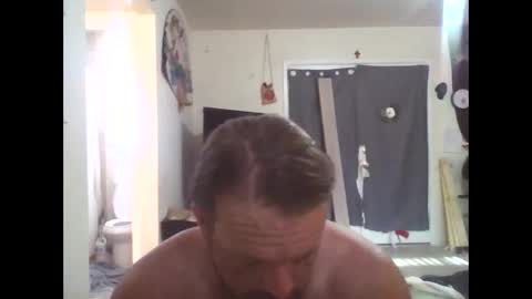 Snapshot of epictriggz chatting on 04-17-26, 12:13 slutcouple online show from 04-17-26, 12:13