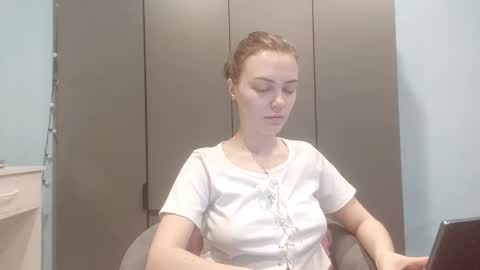 Lily online show from 02-09-26, 01:31