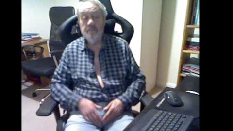 erasmus_d online show from 12-23-24, 06:27