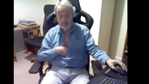 erasmus_d online show from 01-31-25, 06:03
