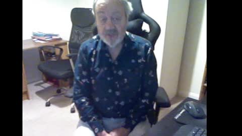erasmus_d online show from 02-10-25, 05:41