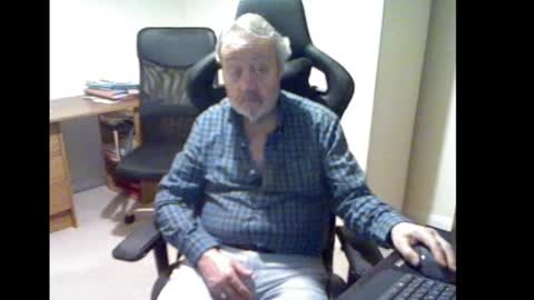 erasmus_d online show from 02-19-25, 07:05
