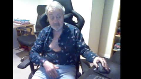 erasmus_d online show from 03-07-25, 06:33