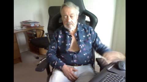 erasmus_d online show from 09-14-25, 04:39