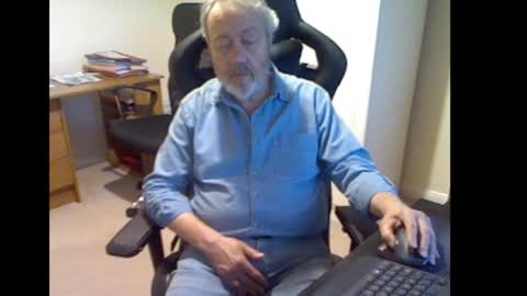 erasmus_d online show from 09-26-25, 05:28