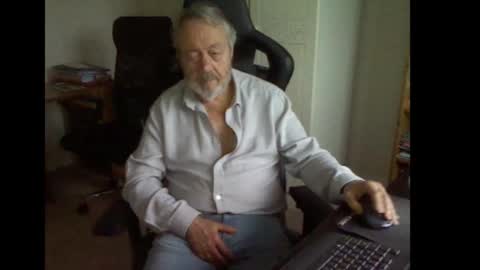 erasmus_d online show from 10-14-25, 04:30