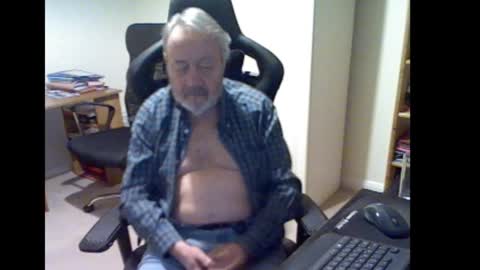 erasmus_d online show from 11-25-25, 06:52