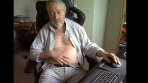 erasmus_d online show from 06-11-26, 05:11