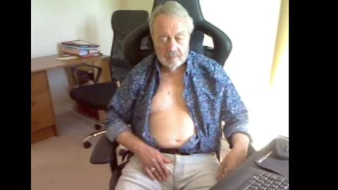 erasmus_d online show from 06-13-26, 04:38