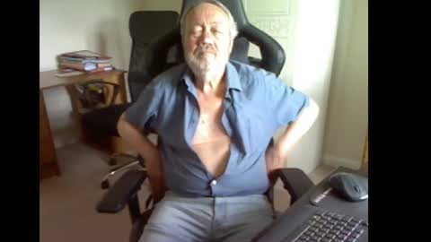 erasmus_d online show from 06-17-26, 04:30