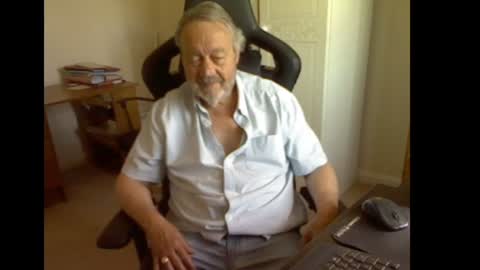 erasmus_d online show from 07-08-26, 09:25
