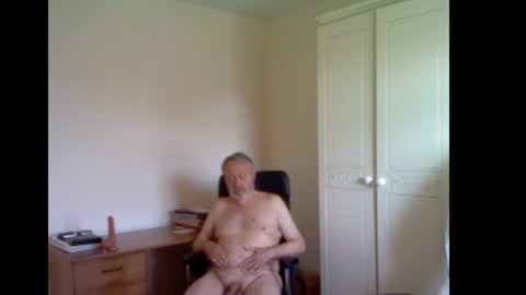 erasmus_d online show from 07-14-26, 05:40