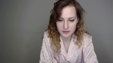 Snapshot of erdbeeren_mit_sahne chatting on 01-03-25, 12:30 Erdbeeren mit Sahne online show from 01-03-25, 12:30