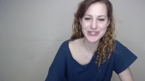 Snapshot of erdbeeren_mit_sahne chatting on 01-05-25, 01:58 Erdbeeren mit Sahne online show from 01-05-25, 01:58