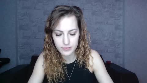 Snapshot of erdbeeren_mit_sahne chatting on 02-25-25, 06:03 Erdbeeren mit Sahne online show from 02-25-25, 06:03