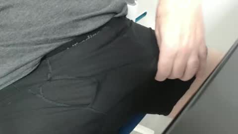 eric100eric100 online show from 11-10-25, 08:41