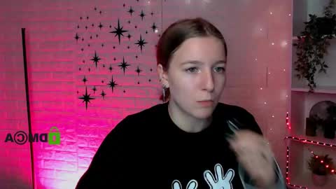 Snapshot of erica_murray chatting on 11-26-25, 10:27 erica_murray online show from 11-26-25, 10:27