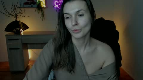 Snapshot of ericapowers chatting on 12-06-24, 10:38 EricaPowers online show from 12-06-24, 10:38