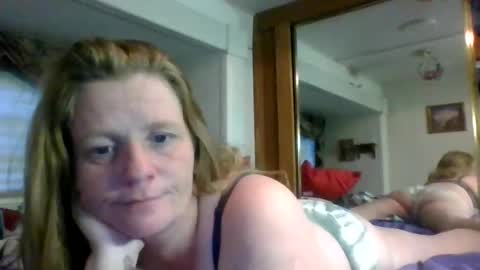 Snapshot of ericas080625 chatting on 10-21-25, 10:43 EazyE MattyDaddy online show from 10-21-25, 10:43