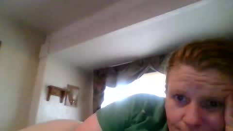 Snapshot of ericas080625 chatting on 10-29-25, 07:37 EazyE MattyDaddy online show from 10-29-25, 07:37