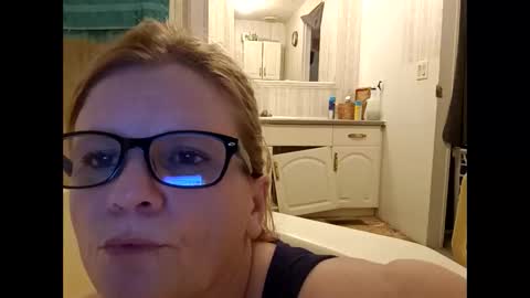 Snapshot of ericas080625 chatting on 03-26-26, 02:06 EazyE MattyDaddy online show from 03-26-26, 02:06