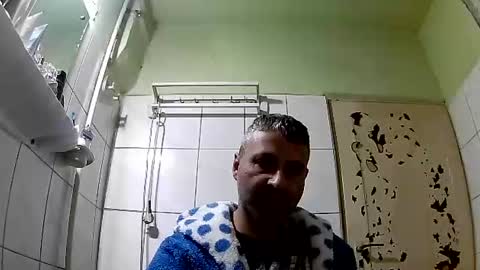 Snapshot of ericboy32 chatting on 12-09-24, 02:56 eric online show from 12-09-24, 02:56