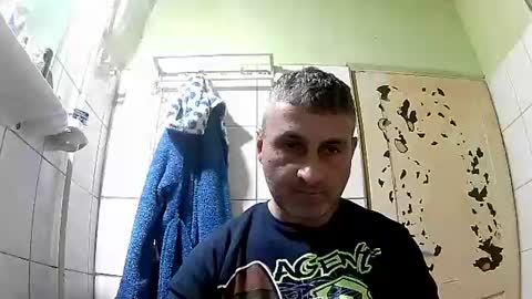 Snapshot of ericboy32 chatting on 01-14-25, 09:51 eric online show from 01-14-25, 09:51