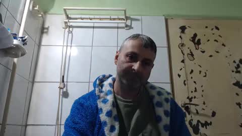 Snapshot of ericboy32 chatting on 02-28-25, 12:20 eric online show from 02-28-25, 12:20