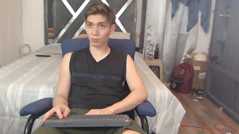 Snapshot of erick_de_rossee chatting on 01-28-25, 01:50 erick_de_rossee online show from 01-28-25, 01:50
