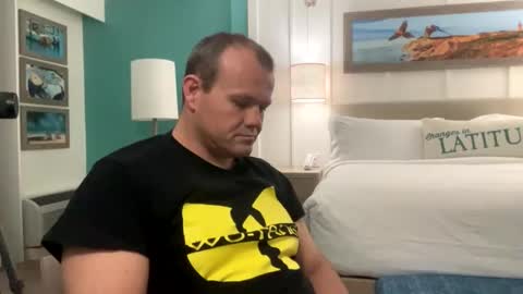 Snapshot of erik339102554 chatting on 11-22-25, 11:26 Lea Erik online show from 11-22-25, 11:26